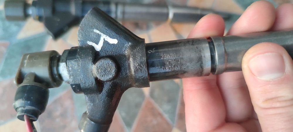 2 форсунки на мотор D4D 2,2 дизель