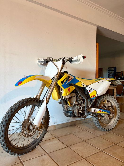 Suzuki RMZ 250 (2005) MATRICULADA – Revisão Completa (16h de Uso)