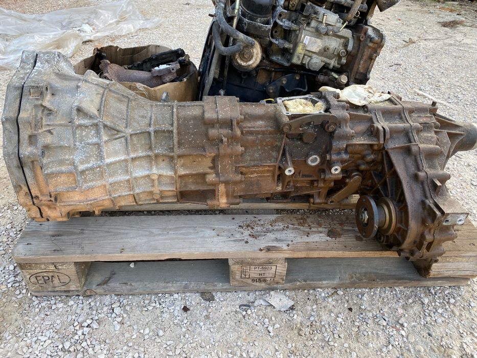 Motor, caixa de velocidades e transferências nissan Navarra 2002