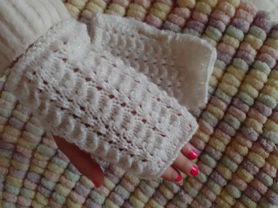 Handmade/Ekskluzywne rękawiczki, mitenki z Madrytu