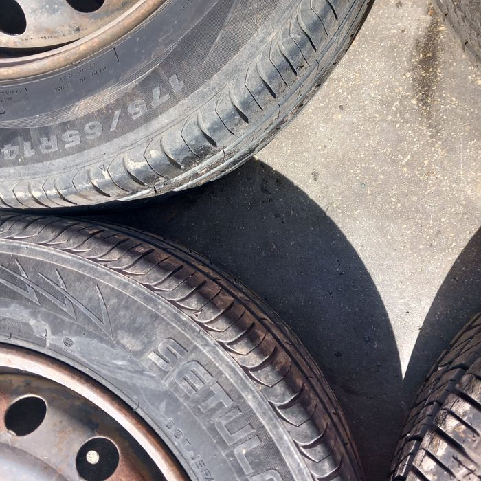 Jantes e tampoes pneus bons peugeot 206 pneus  175 65 r14