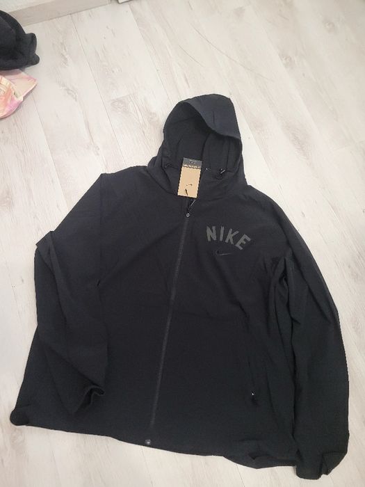 Ветровка NIKE Unlimited SWOOSH нова original