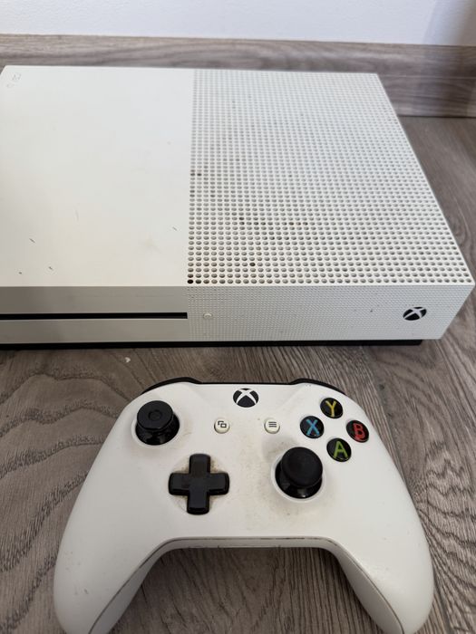 Konsola Xbox One S + Pad + Gry
