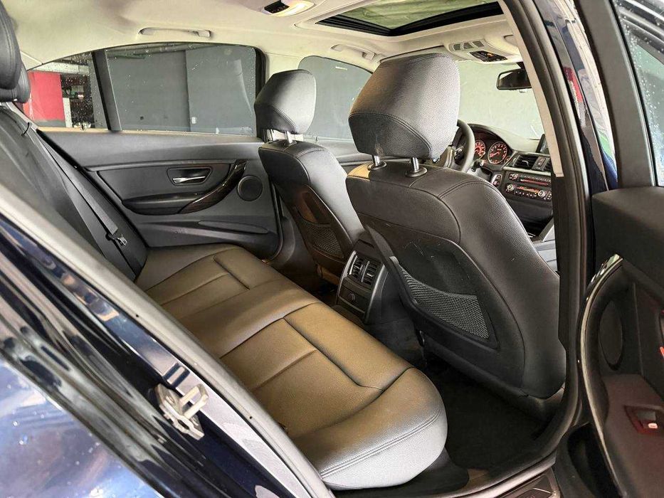 BMW 328і 2015 рік
