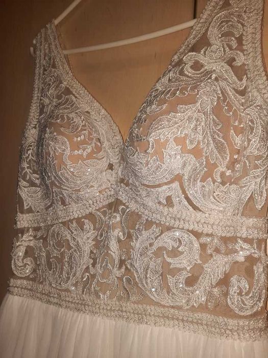 Zwiewna suknia ślubna