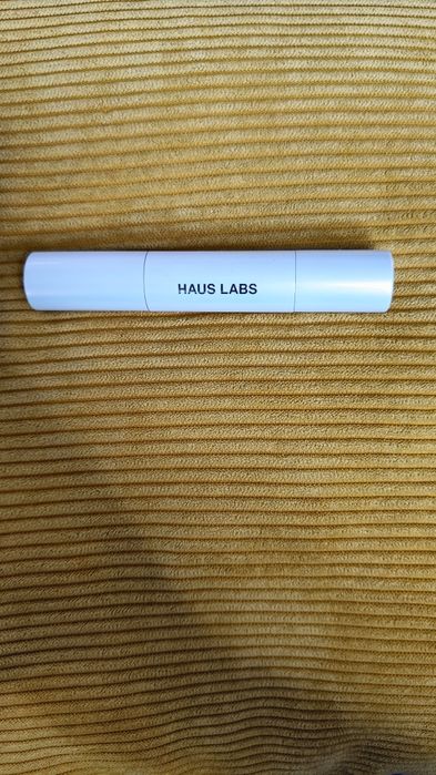 Haus labs rozświetlacz glassy champagne quartz
