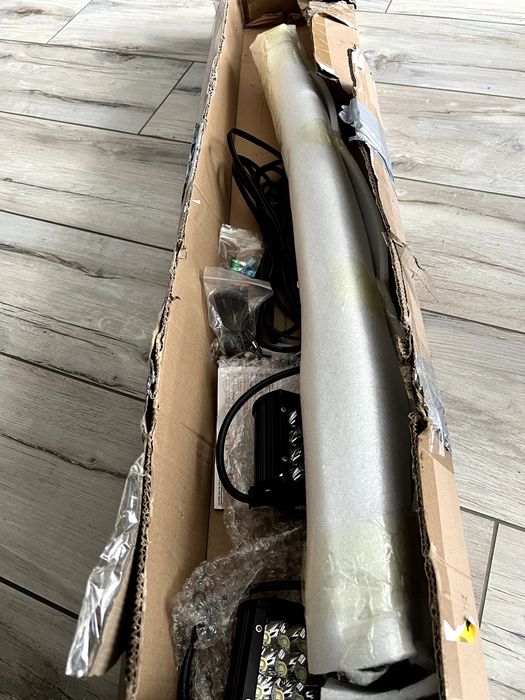 Wygięty reflektor roboczy LED 81 cm 405W SKYWORLD