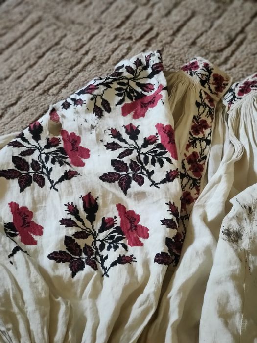 Старовинне вишите плаття 1900 року.