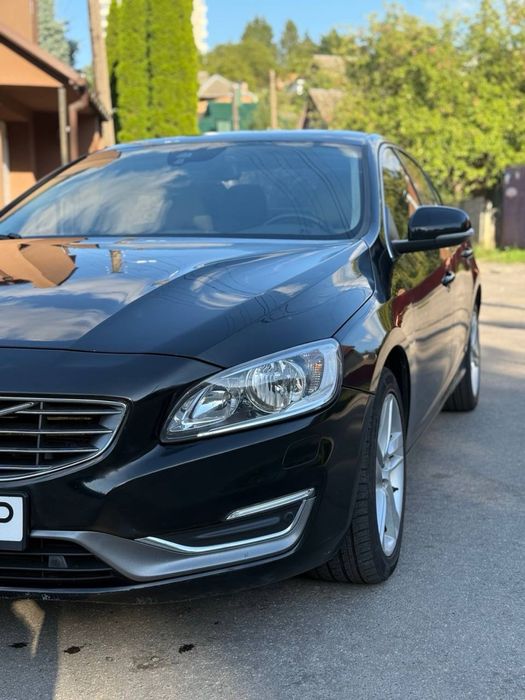 Volvo s60 2013 рік