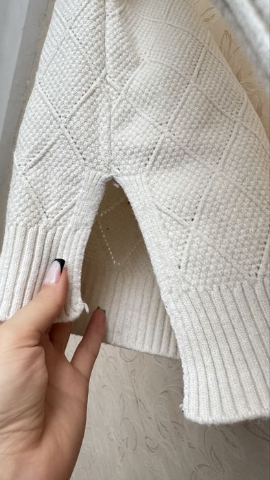 Молочний светр джемпер ХС