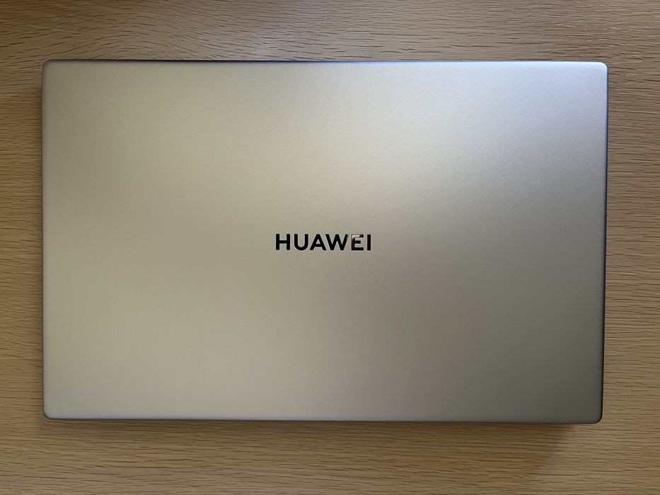 Huawei MateBook D 15 – i3 / 8 GB RAM / 256 GB SSD