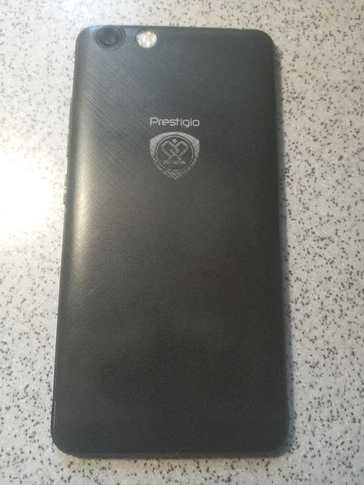 Prestigio MultiPhone Muze A7 7530 Duo