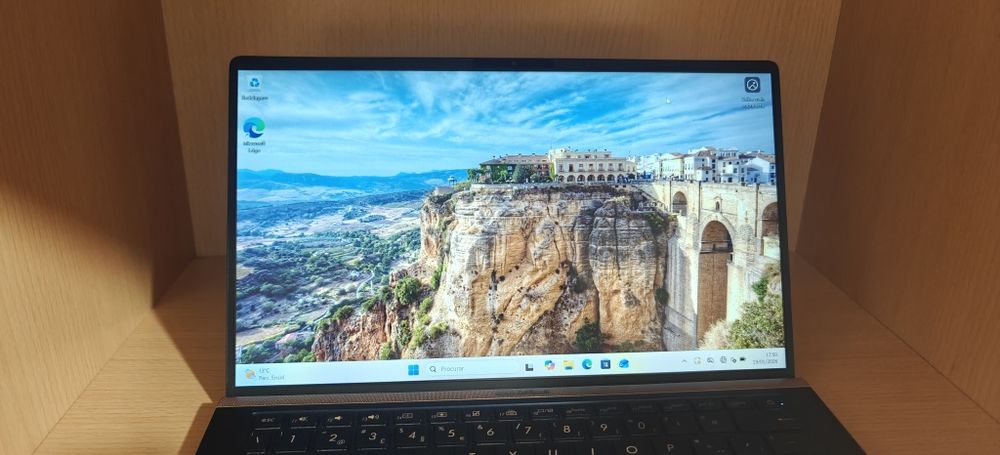 ASUS ZenBook UX333F i5 | 8GB RAM | 512GB SSD | Leve e Rápido