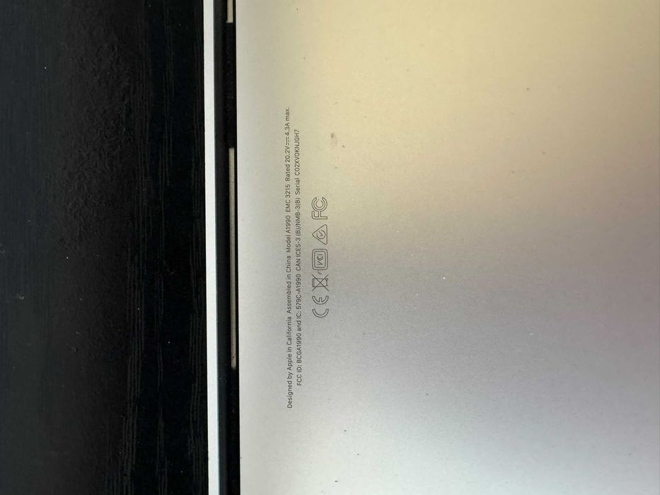 MacBook Pro 15" 2018 | i7 6-Core | 32GB RAM | 512GB SSD | Radeon 4GB