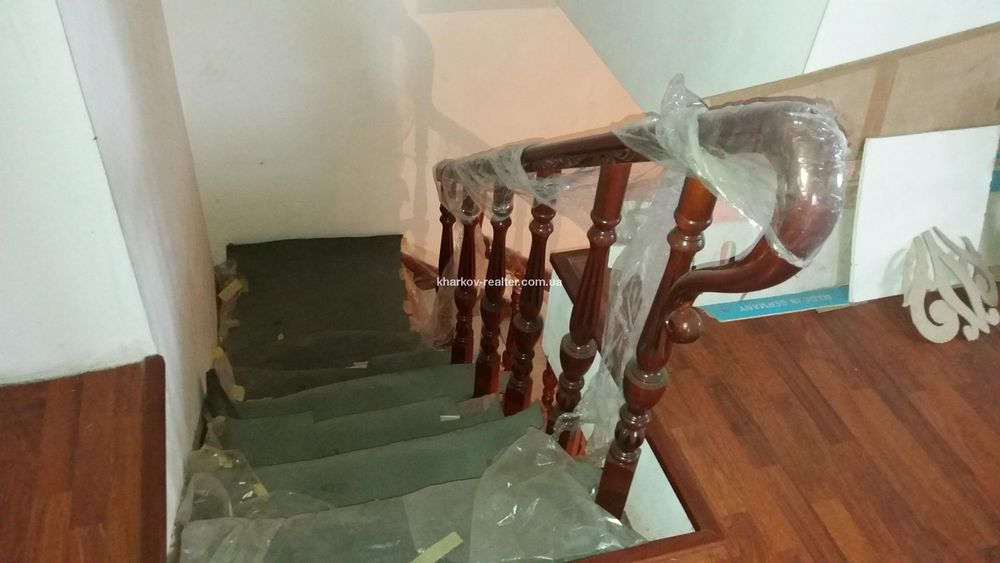 Продам дом метро Защитников Украины Od5