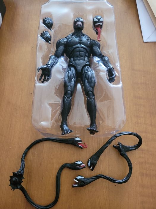 Boneco venom marvel