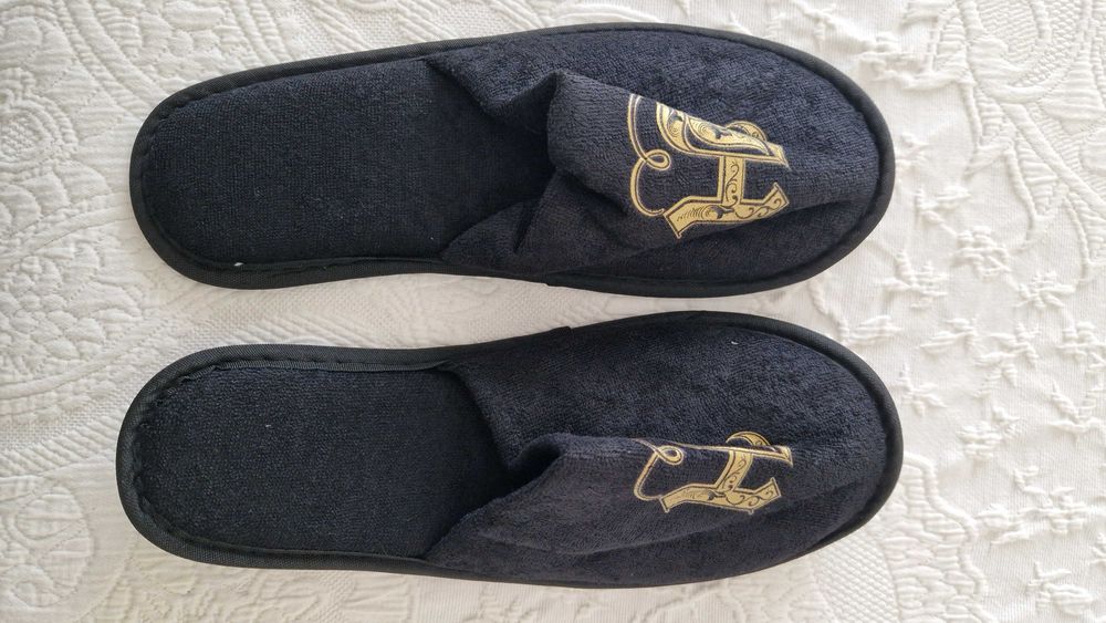 Chinelos de Hotel -unisexo, pretos, tamanho único, novos