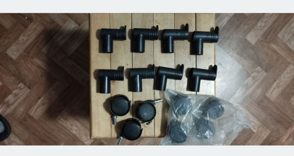 Запчасти на стойку,вешалку на колесах