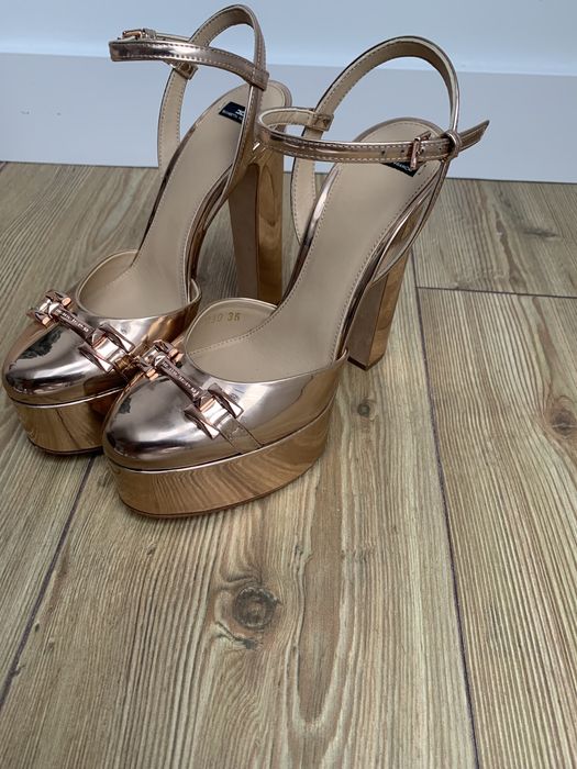 Sapatos de salto alto Elisabetta Franchi