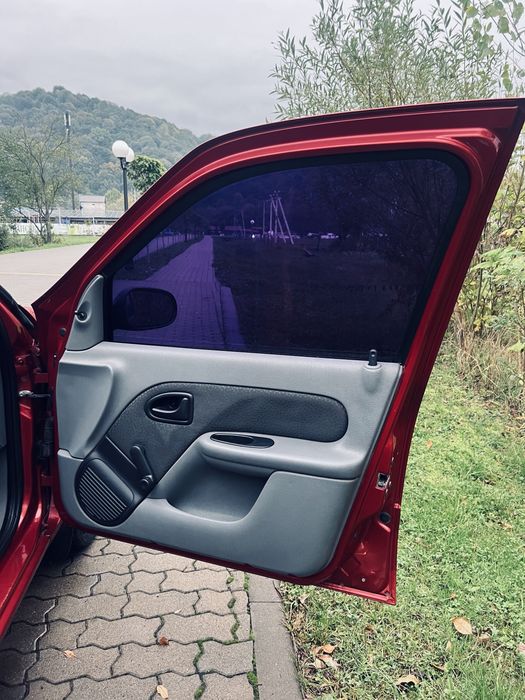 Автомобіль Рено
