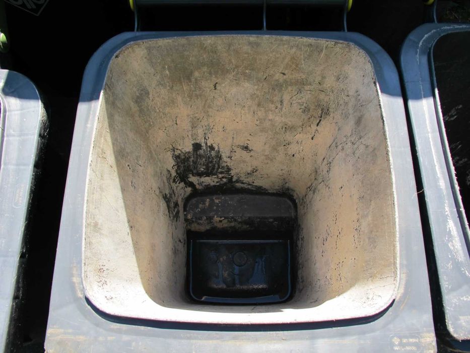 Używane pojemniki na odpady 120l niemieckie kosze na śmieci grafit