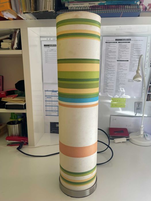 Candeeiro teto + 2 Cortinados + Candeeiro mesa às riscas coloridas