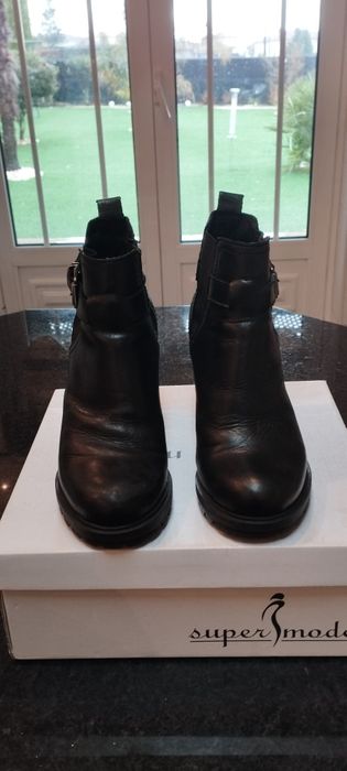 Botins pretos tam. 36
