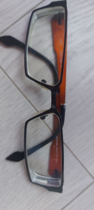 Oprawki złoto-czarne