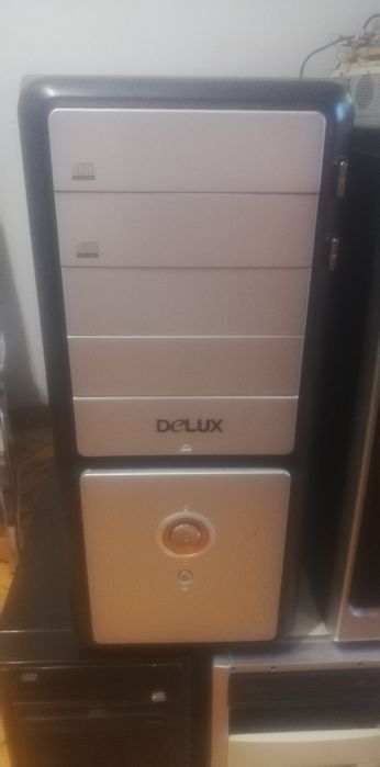 Комп'ютер для роботи (системний блок, монітор, клавіатура, мишка)