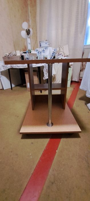 Столик та матеріал для сбору ще 6 століків