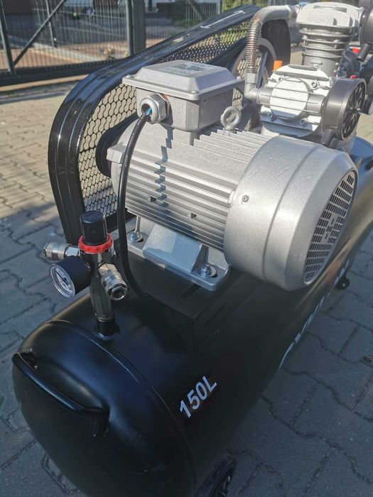 Kompresor olejowy sprężarka 150L NOWY powystawowy, 400v 4,2kW 3tłoki 670l/min CYKLON 2x separator