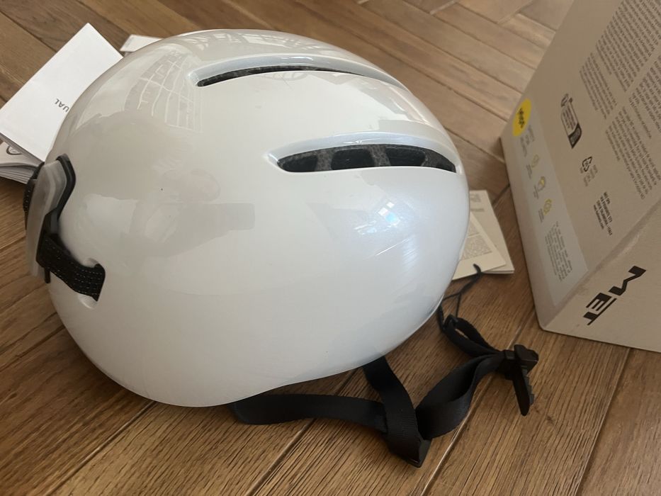 Kask MET Vibe Mips S 52-56 cm nowy