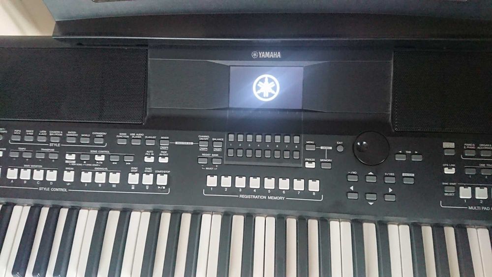 Yamaha psr sx 600