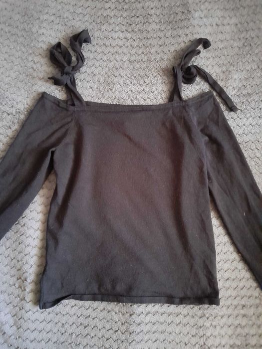 Bluzka z wiązanymi ramiączkami