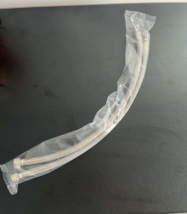 Zestaw NOWYCH wężyków do baterii kuchennej 2 sztuki