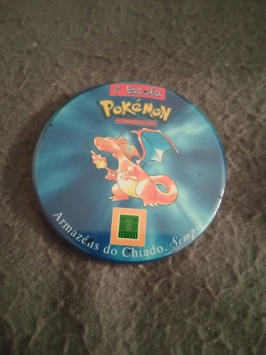 Vários Pines Sortidos Antigos para Colecionadores