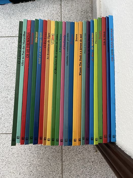 24 livros coleção Disney