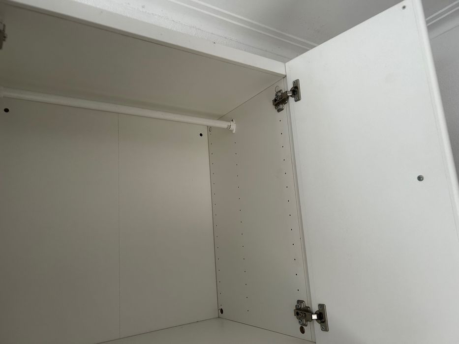 Armário branco IKEA