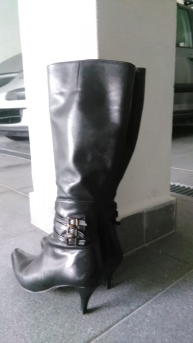 Botas em pele genuína