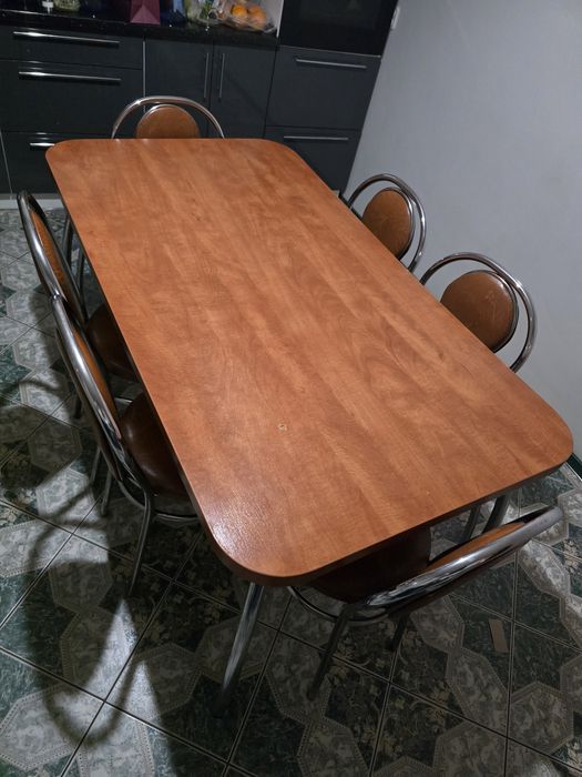 Stół kuchenny + 6 krzeseł