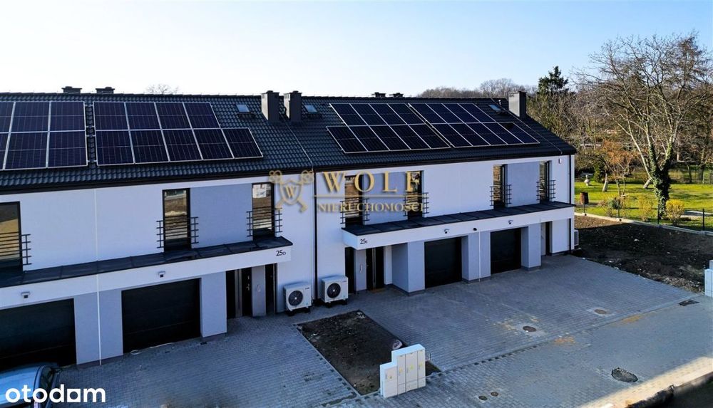 Dom w zabudowie szeregowej z fotowoltaiką