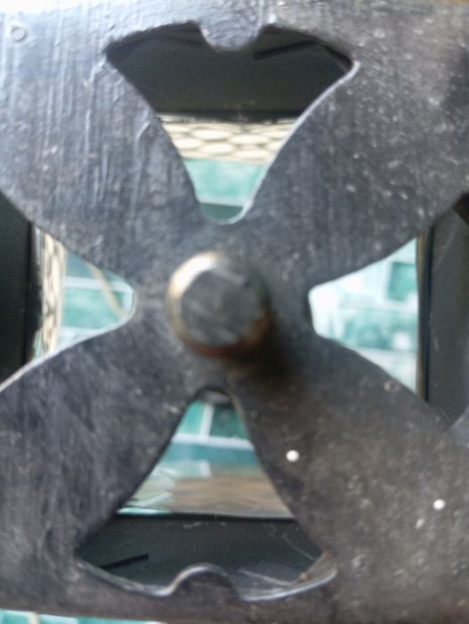 metalowa lampa stołowa „Teremok”