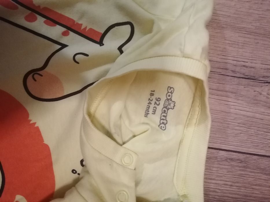 Body z krótkim rękawem