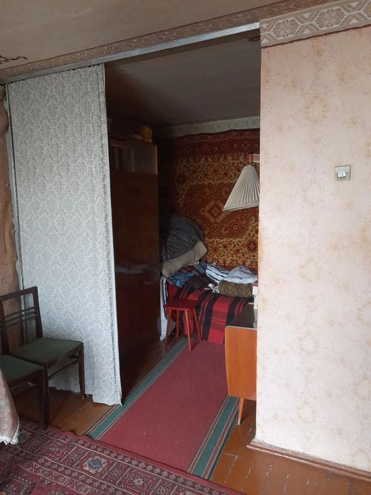 1 - комн. квартира,  7/16 эт. район ул. Титова, ул. Янгеля большой балкон.