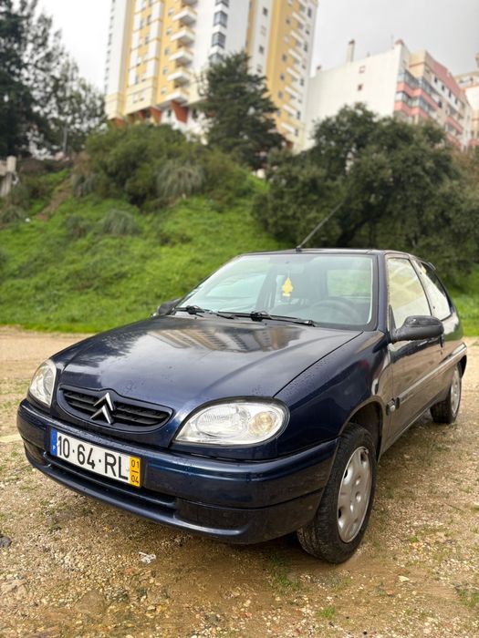 Saxo - carro em boas condições