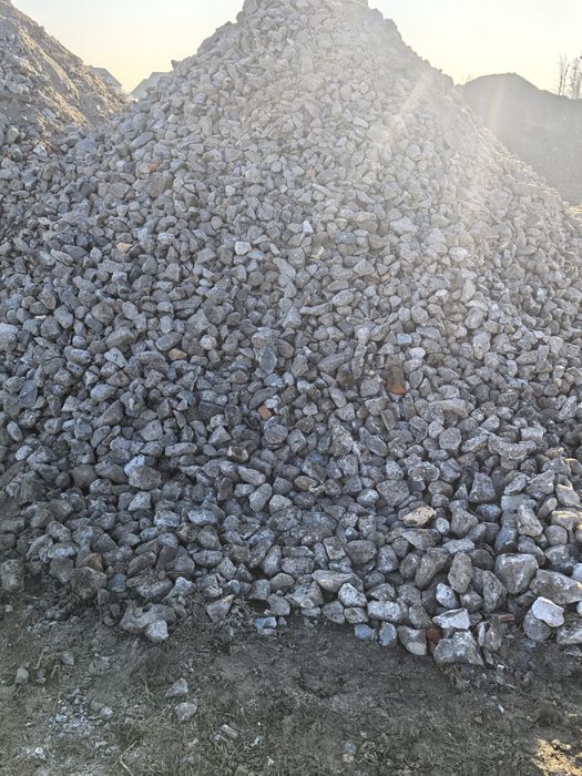 Sprzedaż kruszywa, gruzu, żwiru