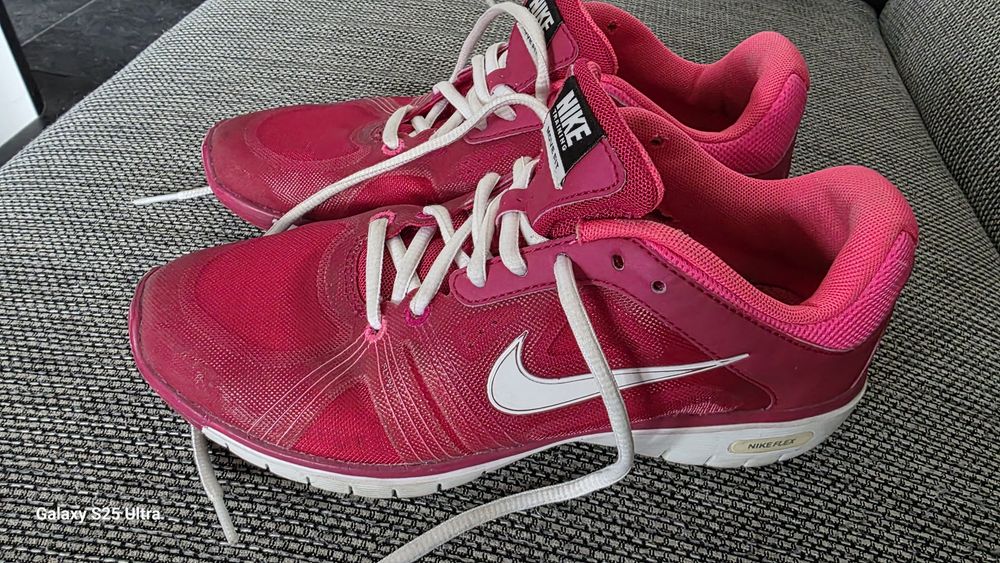 Buty Sportowe Nike Training Move Fit Różowe Fuksja Rozmiar 39 (25 cm) Bdb