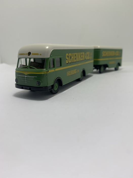 Bussing “Schenker” da Brekina escala 1/87