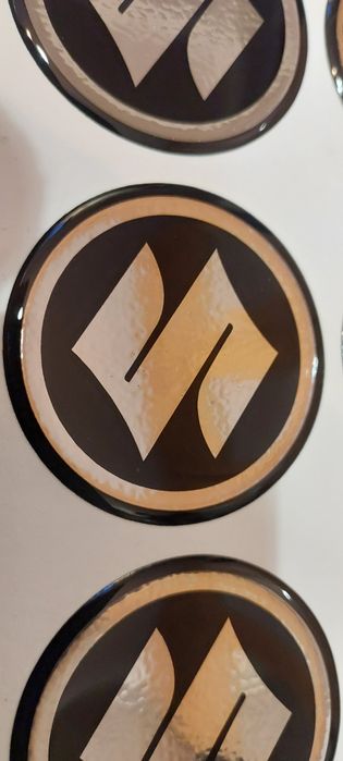 Наклейка силиконовая 50мм. и 30мм.СУЗУКИ(SUZUKI).Цена за 1шт.50мм..