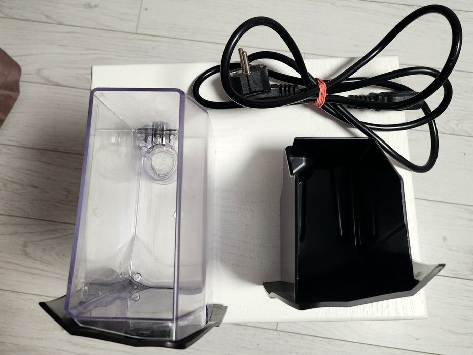 Автоматична еспресо- кавоварка Philips Saeco Xsmall HD8743/11 Італія